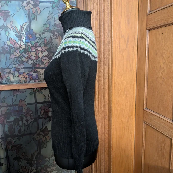Women's Black and Green Turtleneck Sweater - Picture 2 of 3